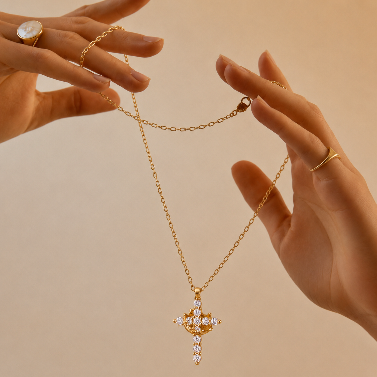 2x1 Collar Cruz Corona de María® Baño en oro | Esperanza que Acompaña en Todo Momento